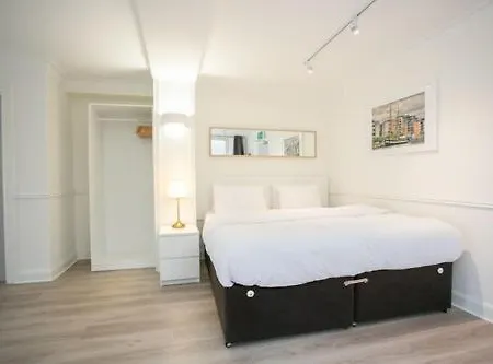 Merrion Road - Ballsbridge Townhouse 3*