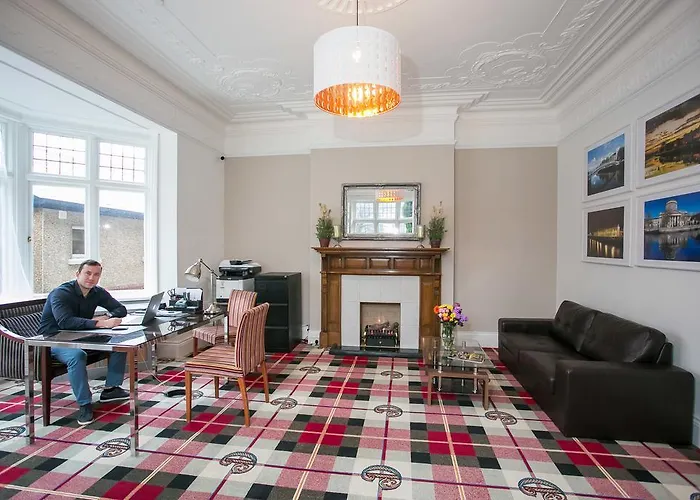 Merrion Road - Ballsbridge Townhouse 招待所 3*