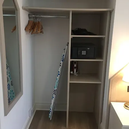 Merrion Road - Ballsbridge Townhouse בית הארחה