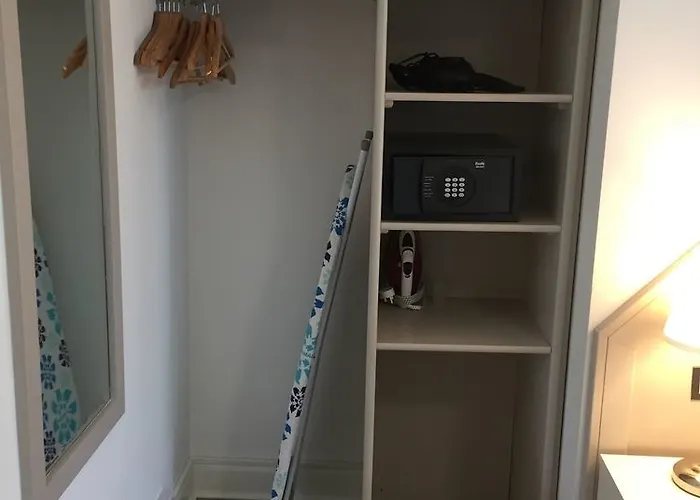 Merrion Road - Ballsbridge Townhouse Гостевой дом