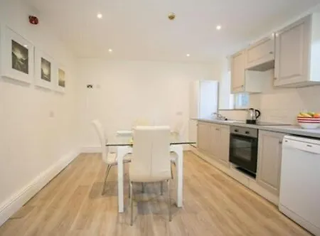 Merrion Road - Ballsbridge Townhouse 3*